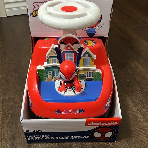 Spidey Adventure Ride-on - Picture 3 of 5